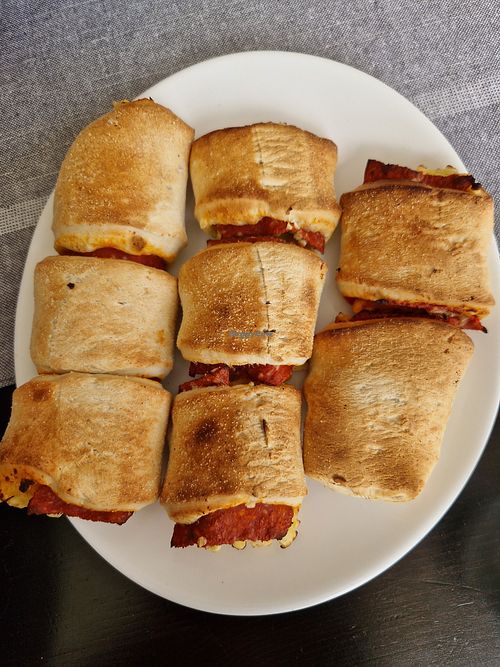 Vegane pizzabrötchen salami at American Grillhaus in Oberhausen