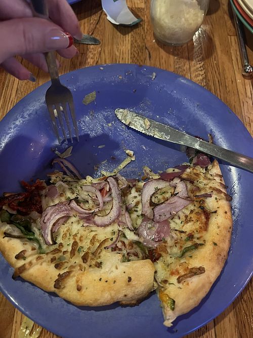 tree hugger pizza — daiya mozzarella, artichoke, sun dried tomatoes, red onions   at Mac's Pizza Pub Covington in Covington