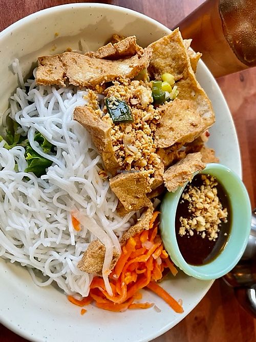 Vermicelli bowl, fried tofu, peanut sauce at Pho Hong in Burlington