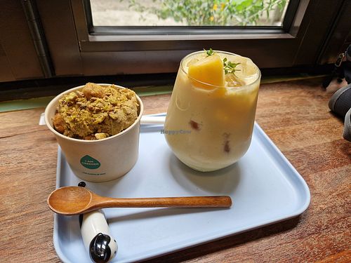 Moonggoojeom Vegan Bakery