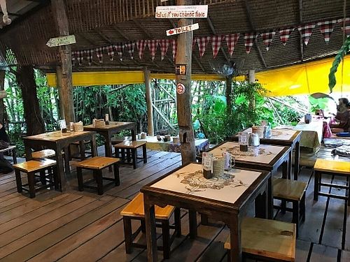 the seating  at Earth Tone in Pai