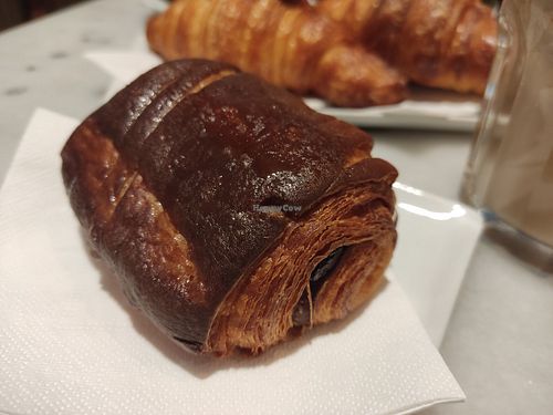 Pain au chocolat at Nepá in Milan