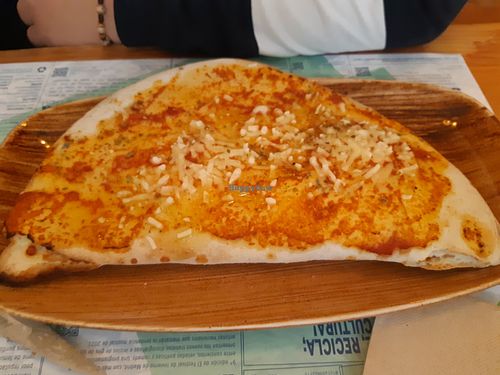 Calzone (very good) #Veganuary at Viva Chapata in Madrid
