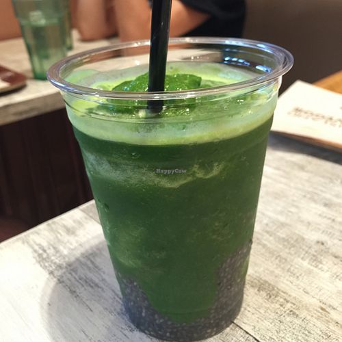 kale smoothie at Acai Cafe - Island Veggie in Tokyo