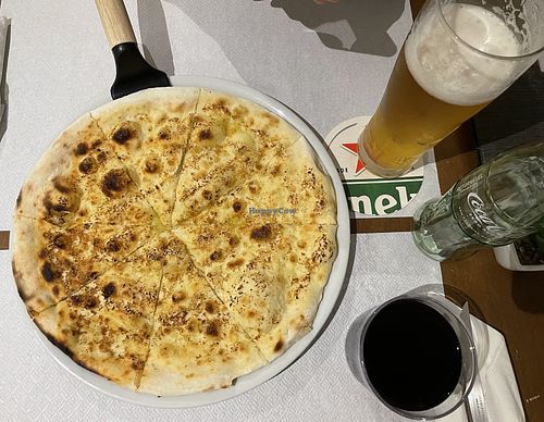 Pizza de alho com azeite   at La Divina's Pizzeria in Coimbra