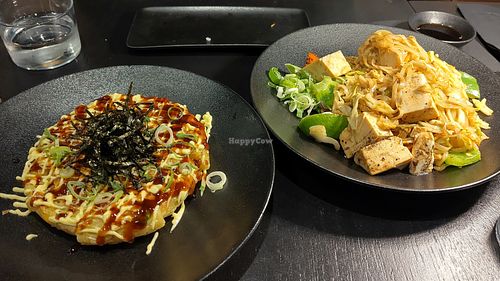 Left: veggie okonomiyaki, right: vegtables pad thai with tofu at Silk  in Zagreb