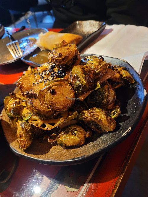 Rosenkohl mit Lotuswurzel at NoMoreRice in Dortmund