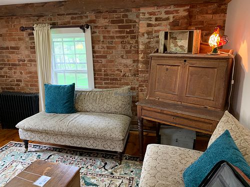 Sampson suite, living room  at The Homestead Guesthouse in Saugerties