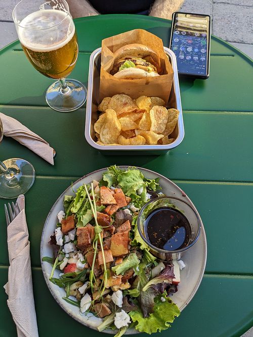 Nutty salad and YOLO burger at Full Soul Vegan in Stockholm