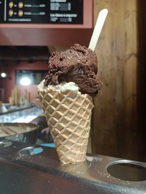 Banana & chocolate sorbets at Le Diamant - Nouveau Glacier Annecy in Annecy