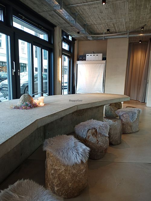 Interior at JIGI Poke in Berlin