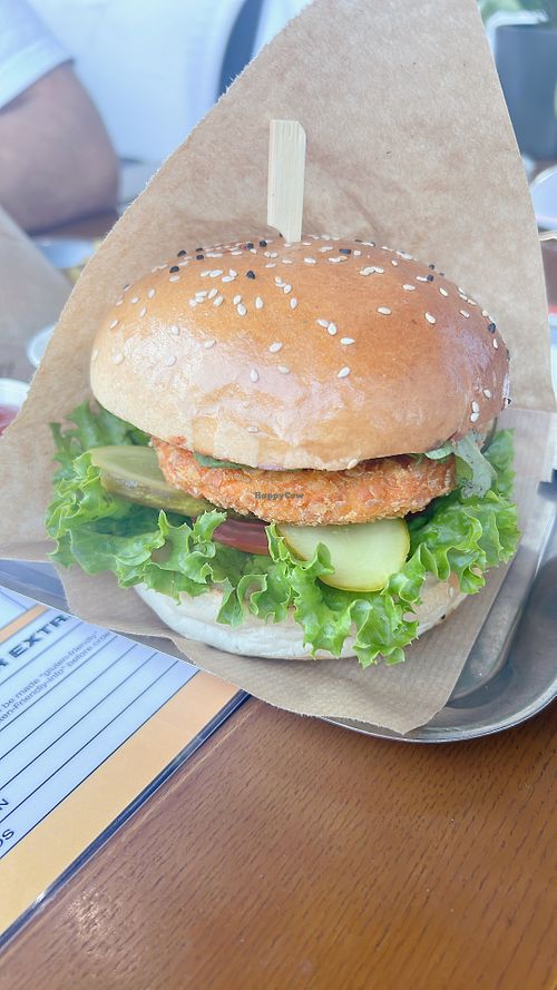 chickn burger  at VEG'D - Vegan Burgers - X-Berg in Berlin