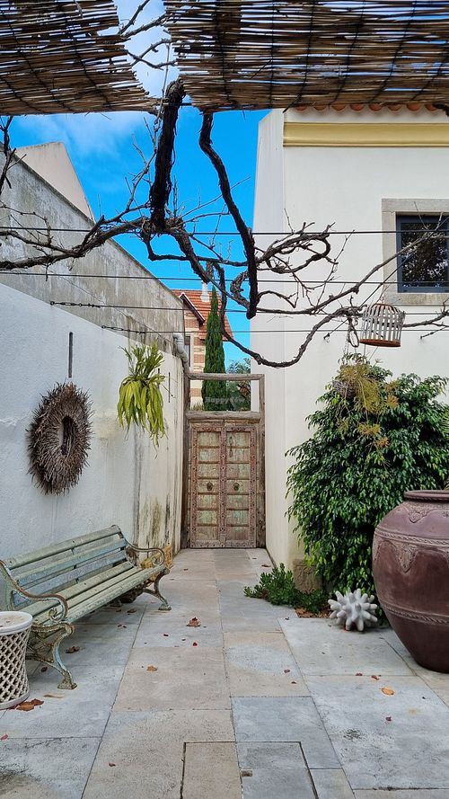  at Flores do Cabo in Colares