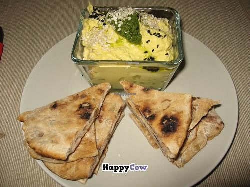 Omra Elias hummus and pita appetizer at Omra Elias in Bucharest