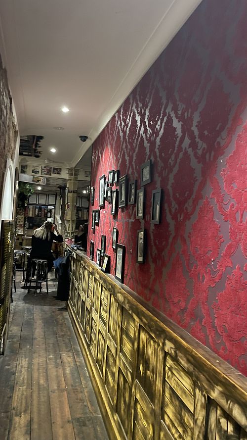 Velvet wallpaper !  at Alfred's Pizzeria in Perth