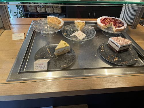 veganer Kuchen: Apfel-Quarktorte, Käse-Aprikosentorte  at das kleine röstwerk in Hildesheim