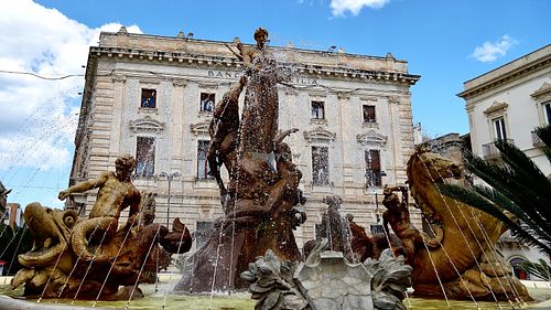 Fontana di Diana/Diana's Fountain at Vegan Food Tour Ortigia in Siracusa
