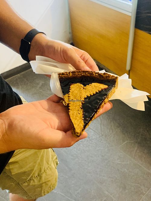 Philipp, with his fruity crostata at Vegan Food Tour Ortigia in Siracusa