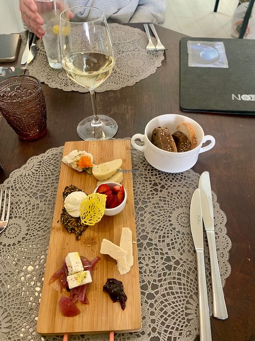 Vegan wine & cheese - April 2024 at Vegan Food Tour Ortigia in Siracusa