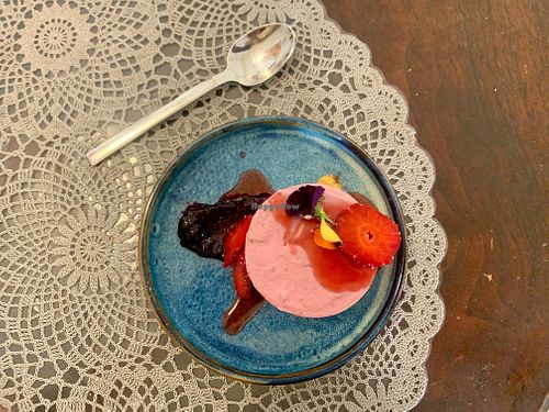 Sweet, luscious vegan cheesecake - April 2024 at Vegan Food Tour Ortigia in Siracusa