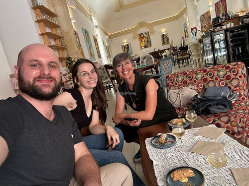 Janek & Lisa with the aleady too tanned guide, Tonia - April 2024 at Vegan Food Tour Ortigia in Siracusa