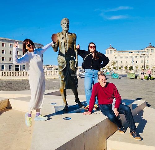 Kheng, Claire & Charles hanging out with Archimedes! - February 2024 at Vegan Food Tour Ortigia in Siracusa