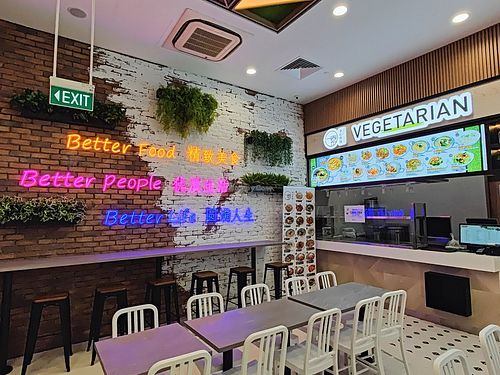 Stall front, food court decor and dining area at Jing Xin Vegetarian Food 净心素食 - Jurong East in West Singapore