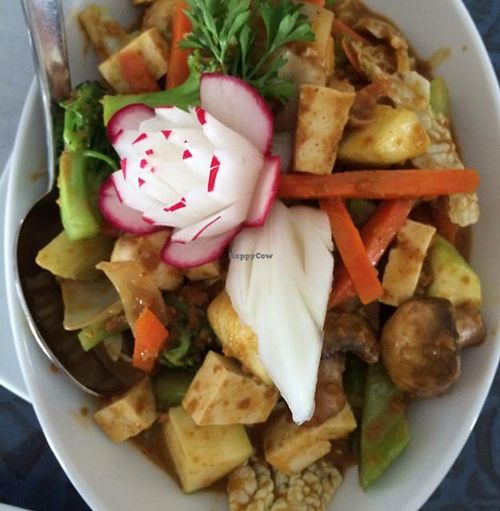 yummy peanut sauce at Thai Onzon in Cochrane