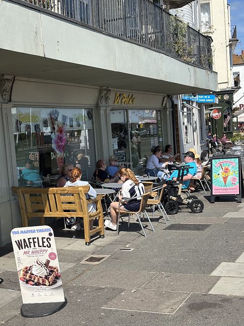Outside seating   at Di Pola's in Hastings