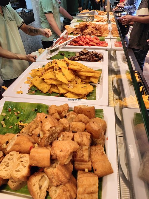 Buffet spread at Su Xiang - 素香 in Central Singapore