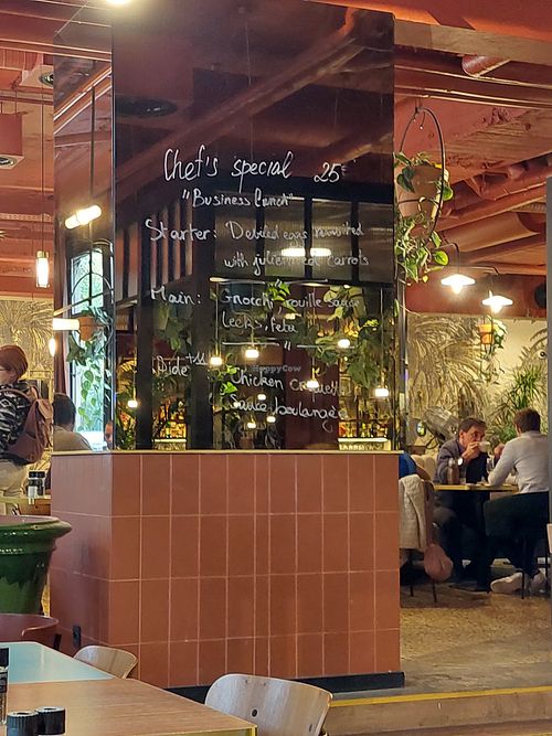 Lunch pas végétarien at SERRA in Brussels