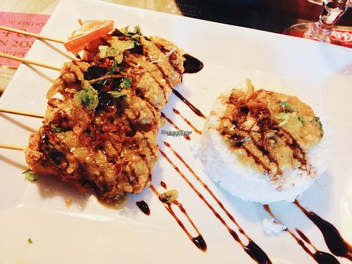 Main dish, tofu and peanuts at O Bali in Toulouse