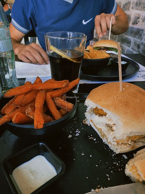 Menu vegetariano do mês com batata doce frita at Enigma in Tomar