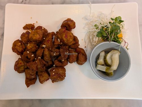 Korean fried chicken at Vegan Insa - 비건인사 in Seoul