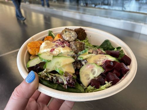 Falafel Tahini Salad  at VIE - Dean & David - T3 in Schwechat