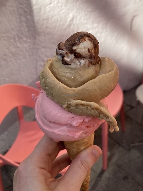 Rose, Popcorn, and Petit Paris flavours  at Eisbrunnen - Vegan Ice Cream in Munich