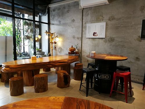 interior at Yuán Zhī Xiān Yǎngshēng Hēibái Mù'ěr - 緣之鮮養生黑白木耳飲 in Taitung