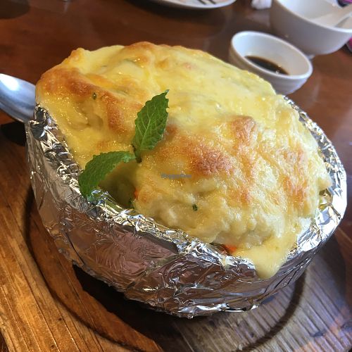 smashed potatoes and vegan cheese (the cheese is amazing) at Zǎozǐ Shù - Vegetarian Life Style - JiangNing in Shanghai