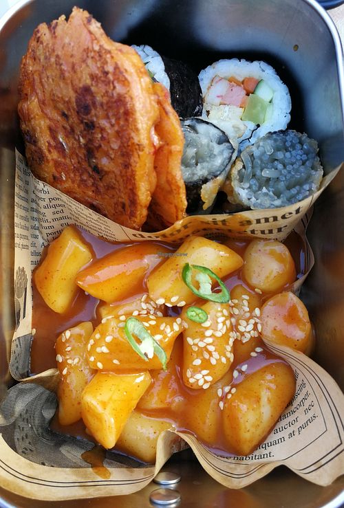 pajeon (savoury pancake), gimbap (seaweed rice rolls), tteokbokki (rice cakes) at Hán Guǒ Shū Shí - 韓粿蔬食  in Hualien