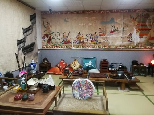 interior of teahouse (above restaurant) at Xiafei Valley Fashion Vegetable Cuisine - 霞飛谷時尚蔬食料理 in Hualien