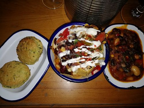 Ranch & chive biscuits, chilli bowl, chilli cheese nachos at The Flying Duck in Glasgow