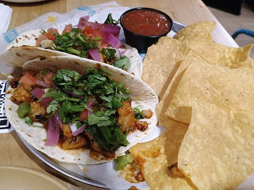 This chili cauliflower tacos with chips and salsa at Viva Los Tacos in Pittsburgh