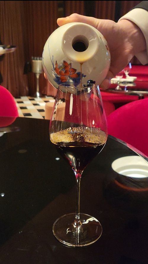 Shiaoxing wine 10 year aged at Grand Majestic Sichuan in Hong Kong Island