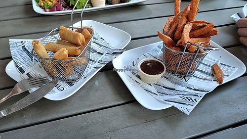 Sweet potato fries and spring rolls at Stadtgespräch in Olsberg