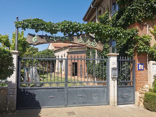 Entrence at Albergue Verde in Hospital De Orbigo