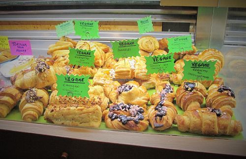 vegan pastries for breakfast at 4 Amici al Bar in Livorno