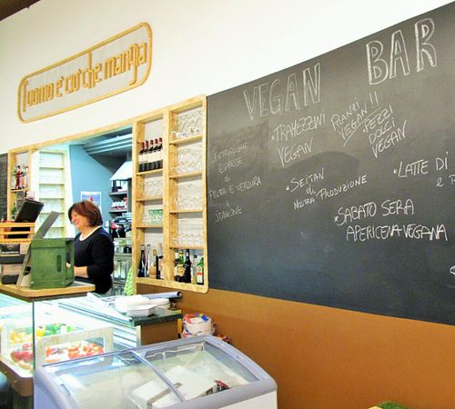 inside view at 4 Amici al Bar in Livorno