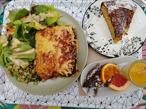 Croque verdure à l'emmental (végé) 
Moelleux amande-orange (vegan)
Crème libanaise et brownie aux noix (sans gluten) at Youpi! in Avignon