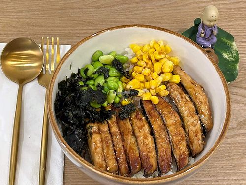 Teriyaki V unagi rice bowl. Photo by Mr Henry Lau aka Mr Purple at Escapade Vegetarian 準提素食 in Central Singapore