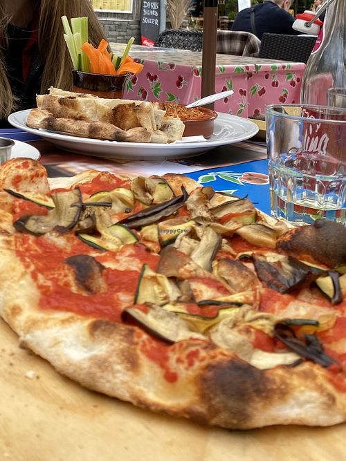 pinsa with vegetables  at Il Chiringuito in Muralto